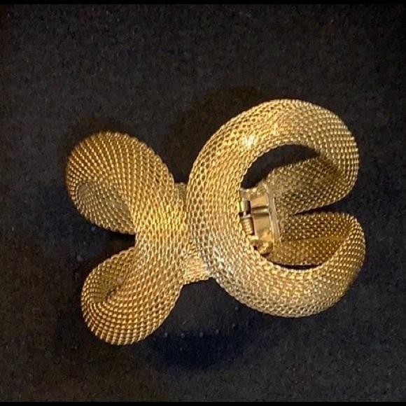 Saks 5th Ave ❤️ gold tone cuff - Picture 2 of 10